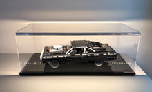 Laden Sie das Bild in den Galerie-Viewer, Viewcase Vitrine aus Acryl für den Lego® Dom’s Dodge Charger 55x25x20 cm