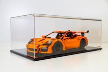Laden Sie das Bild in den Galerie-Viewer, Lego® Vitrine für den Porsche GT3RS – auch mit Beleuchtung 66x35x25 cm